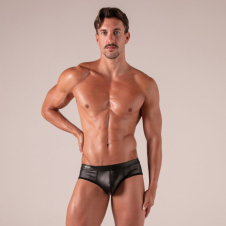 Master Briefs from face